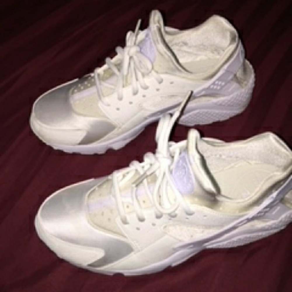 White huaraches